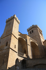 Imagen de las torres desde el suelo